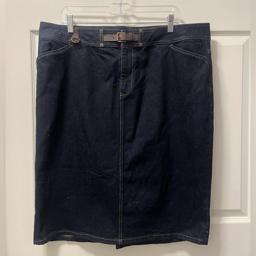 Ralph Lauren Jeans Co Premium dark wash denim pencil skirt.‎ Size 16